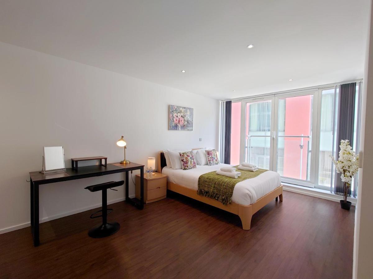 Fully Serviced Two Bed Apartment By Excel & O2 Лондон Экстерьер фото