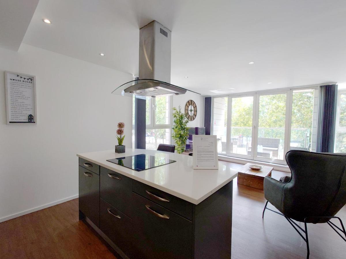 Fully Serviced Two Bed Apartment By Excel & O2 Лондон Экстерьер фото
